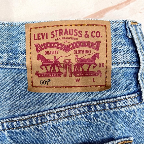 Levi’s 501 High Rise Button Fly Distressed Cutoff Rigid Denim Jean Shorts - Picture 6 of 9